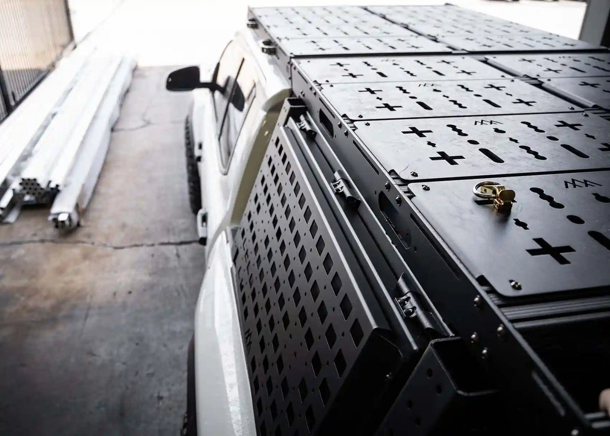 Heavy-duty hinges